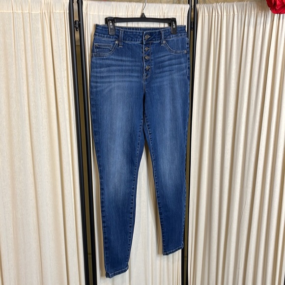 MAURICES HIGH RISE STRETCHY SKINNY JEANS SIZE LARGE - Picture 2 of 10
